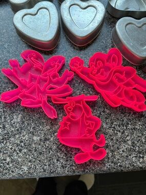 ‘91 Heckle & Jeckle, Deputy Dog & Mighty Mouse cookie cutters - New